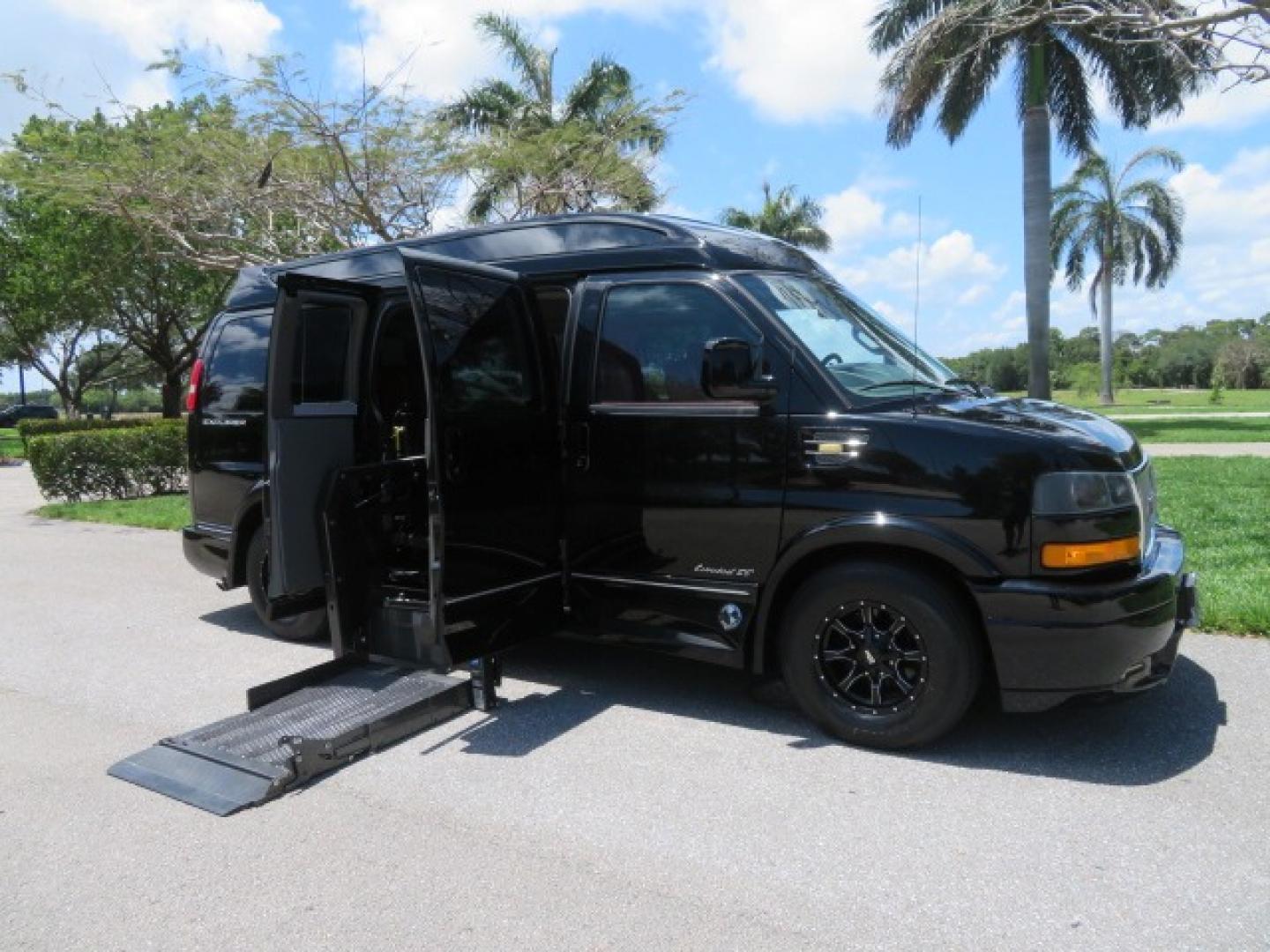 2018 Black /Red GMC Savana G2500 Cargo (1GTW7AFG9J1) with an 6.0L V8 OHV 16V FFV engine, 6A transmission, located at 4301 Oak Circle #19, Boca Raton, FL, 33431, (954) 561-2499, 26.388861, -80.084038 - Photo#28